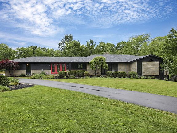 3rd image of 225 Edwards Rd