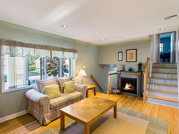 5th image of 7-34 Westmoreland Ave #1X
