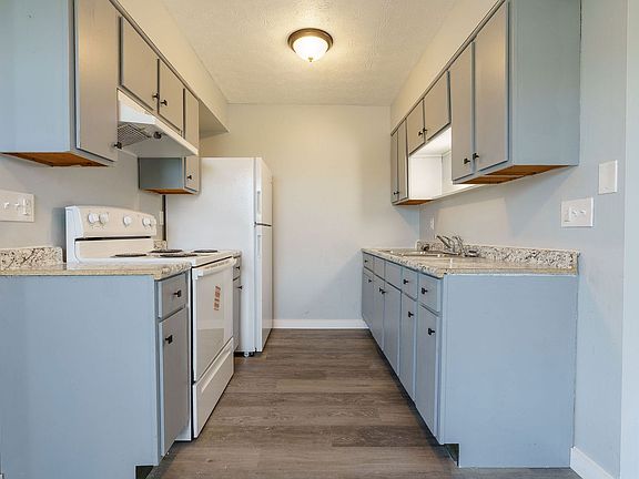 4th image of 100 Heritage Cir #104