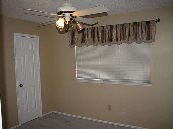 5th image of 408 Arbor Creek Dr