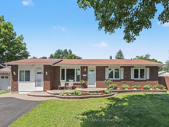 2nd image of 1331 Alloway Cres