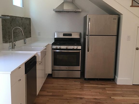 3rd image of 441 1/2 Coronado Ter