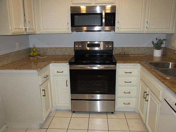 4th image of 22100 Burbank Blvd Unit 316B
