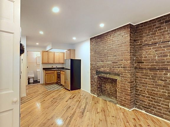 3rd image of 120 Orchard St #6H
