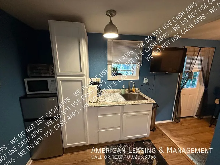 803 Markus Ave #B — Photo 13