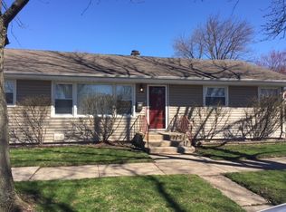 8944 S 51st Ave, Oak Lawn, IL 60453