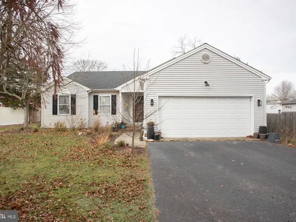 49 Oxycocus Rd, Manahawkin, NJ 08050