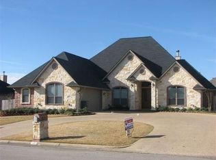 2206 W Briargate Dr, Bryan, TX 77802