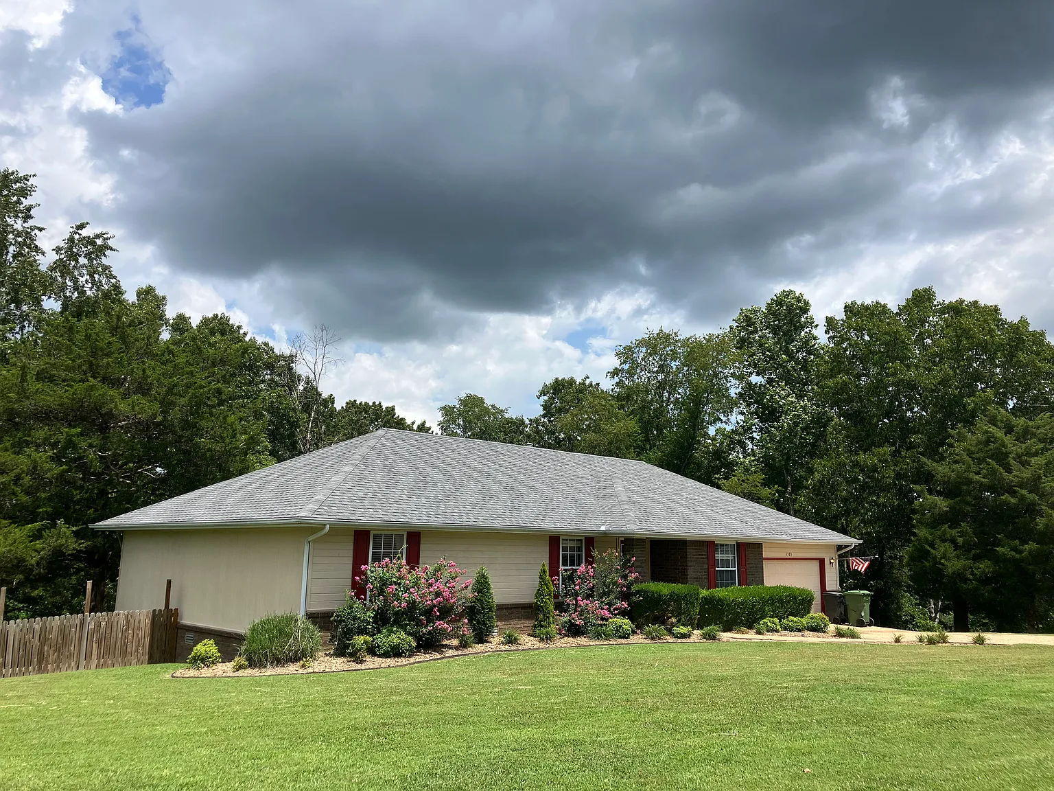 4 bed, 2.5 bath, 1836 sqft, $2,400 — Photo 1