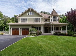 56 Hawxhurst Rd, Cold Spring Harbor, NY 11724