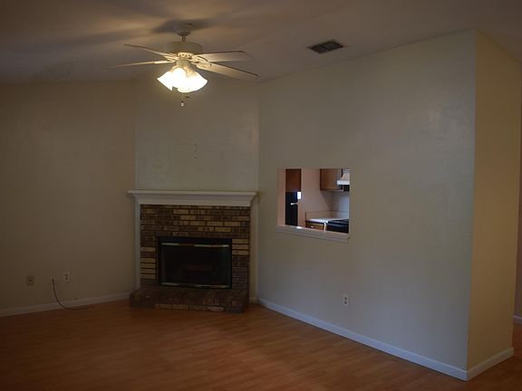 2nd image of 465 Richview Park Cir W #1