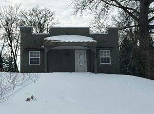 302 E Mulberry St, Pinckneyville, IL 62274