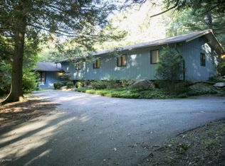 363 Rogues Path, Henryville, PA 18332