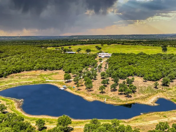 651 Eason Rd, Jacksboro, TX 76458