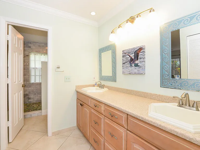 4051 NE Breakwater Dr — Photo 47
