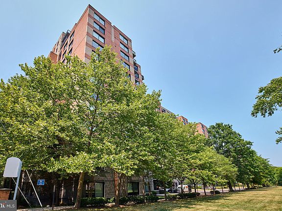 2nd image of 2451 Midtown Ave #1305