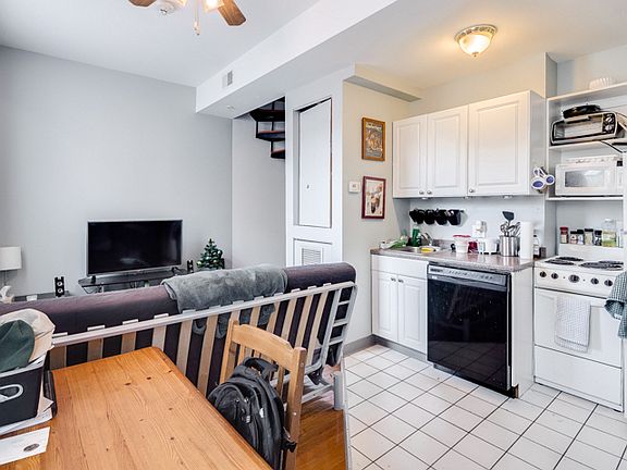 4th image of 303-5 S 11th St #13