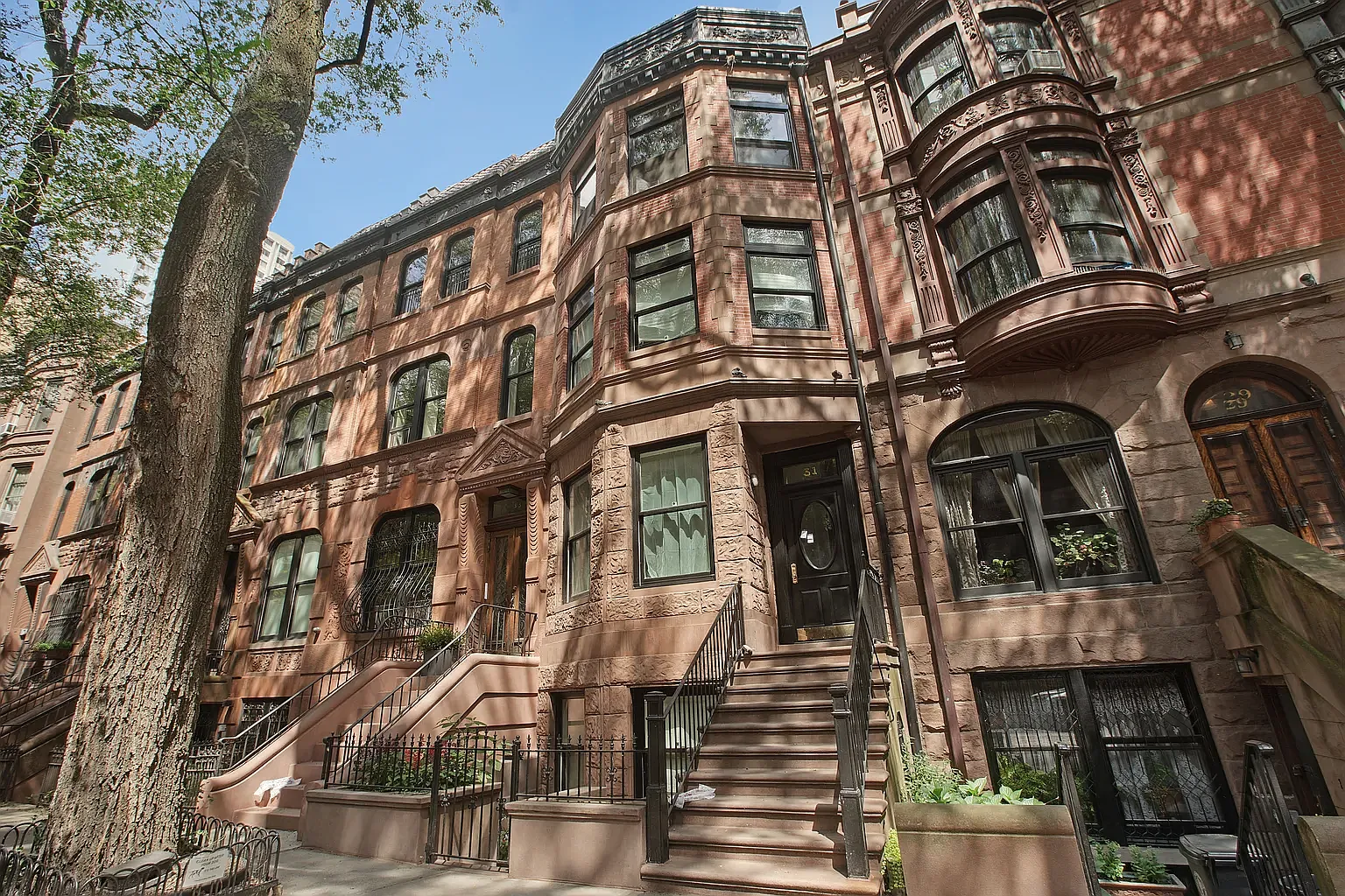 31 West 95th Street — Photo 1