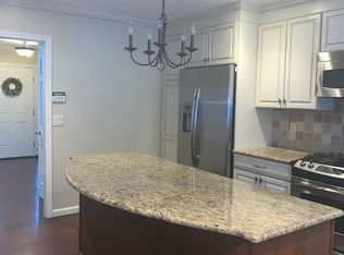 15 Chatfield St, Stamford, CT 06907