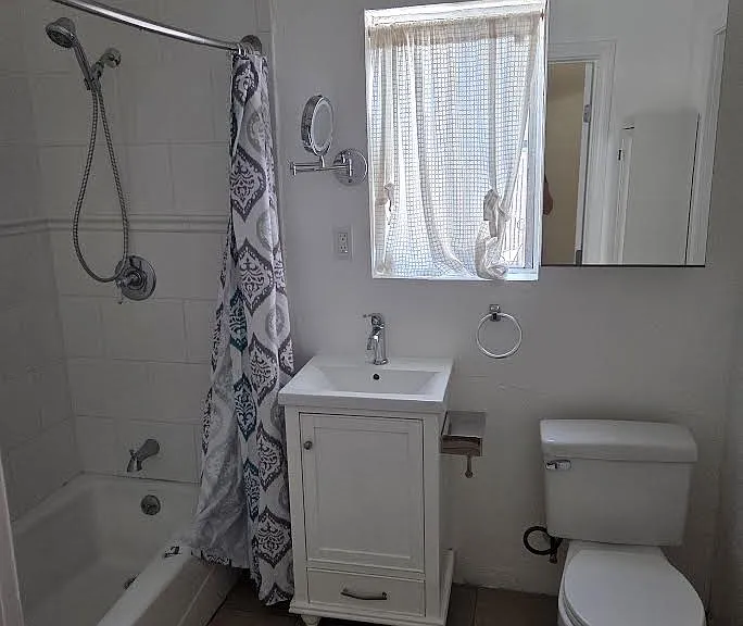 1129 S Evans St — Photo 13