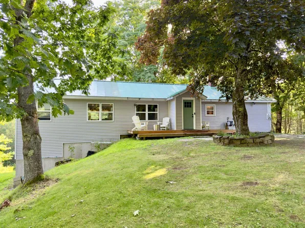 760 Camden Road, Hope, ME 04847