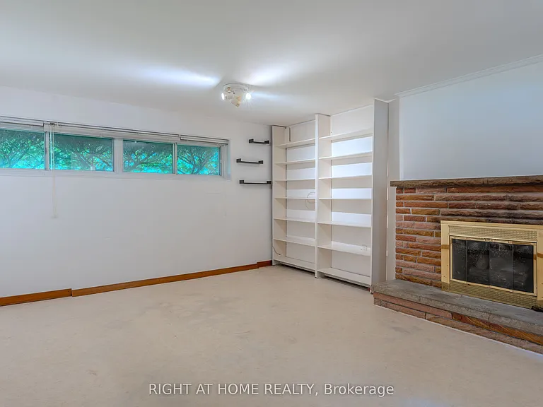 426 Seaton Dr — Photo 9