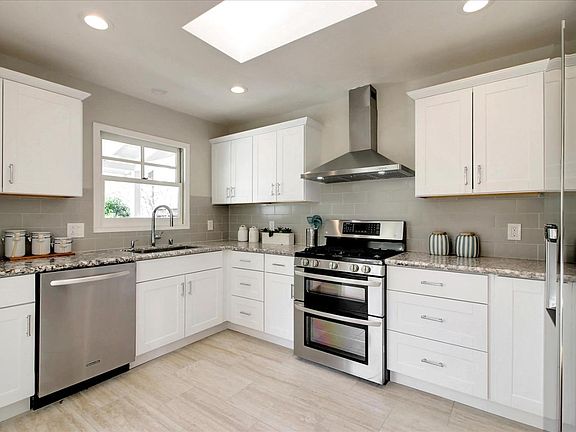 5th image of 1831 Coastland Ave