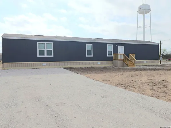 325 S 11th, Poteet, TX 78065