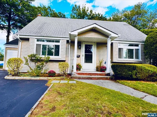 19-15 Hunter Pl, Fair Lawn, NJ 07410