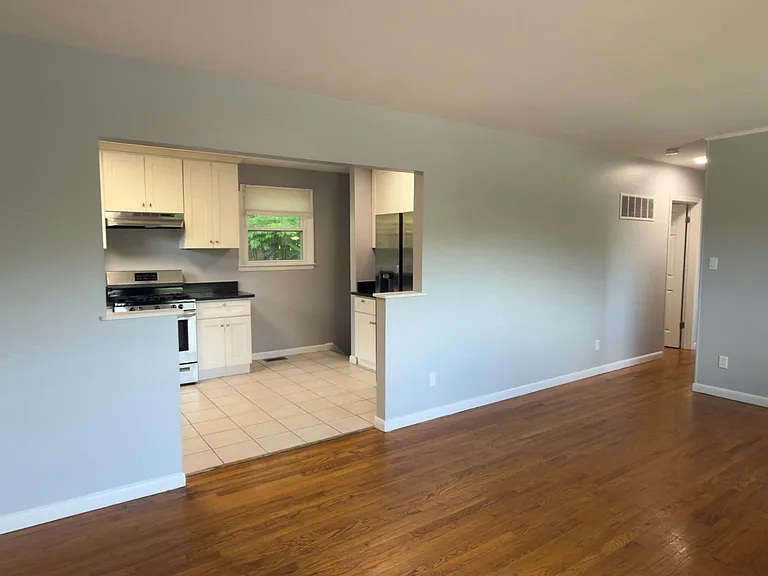556 Orchard St NW — Photo 5