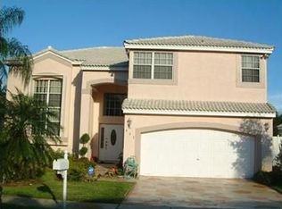 937 SW 104th Way, Pembroke Pines, FL 33025