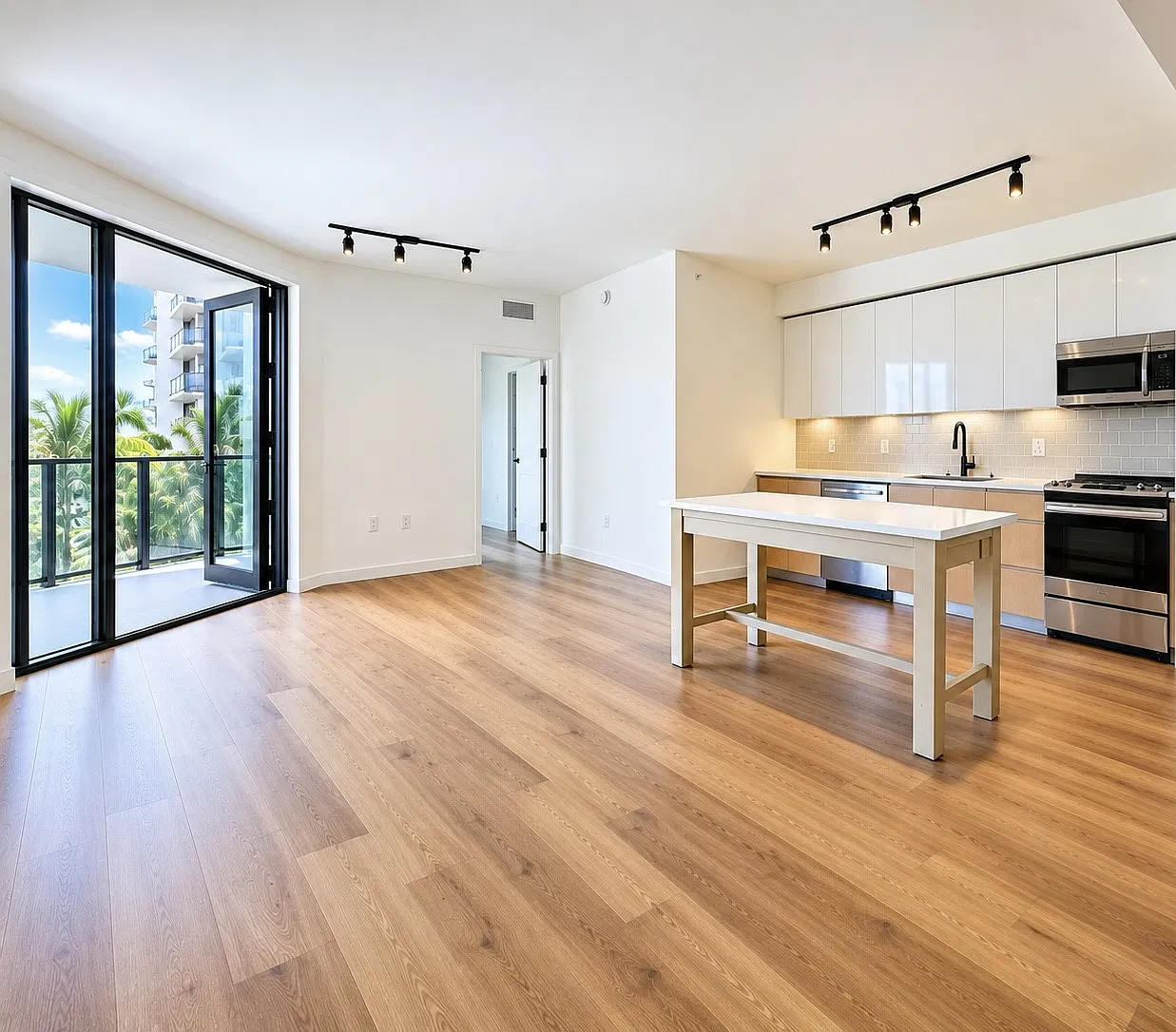 3 bed, 1500 sqft, $4,850 — Photo 1