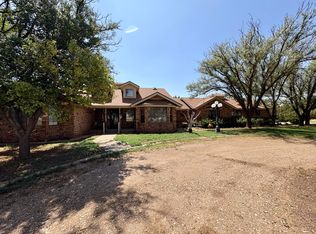 1183 Monaco Rd, Levelland, TX 79336