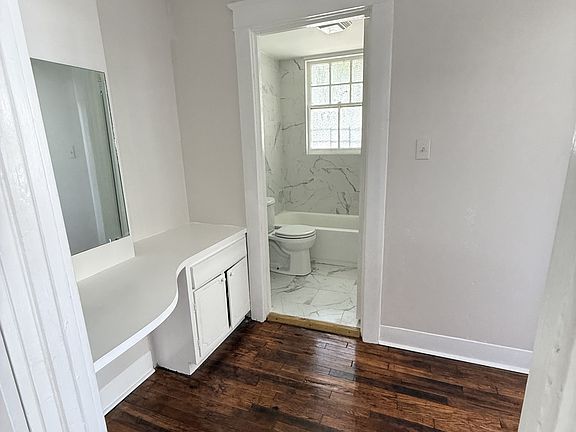 4th image of 3300 Prytania St APT 2