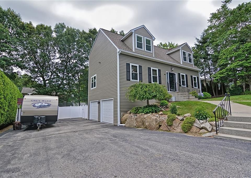 1st image of 33 Tartaglia St