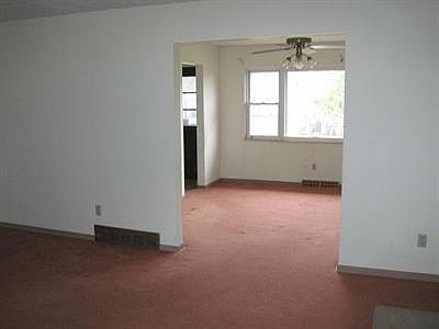 5th image of 2920 Ivanhoe Dr