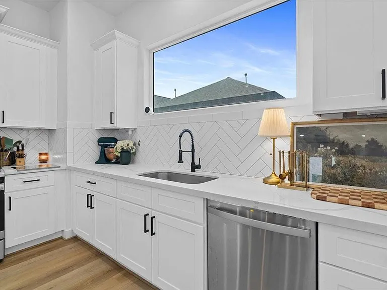 3026 Live Oak St — Photo 8