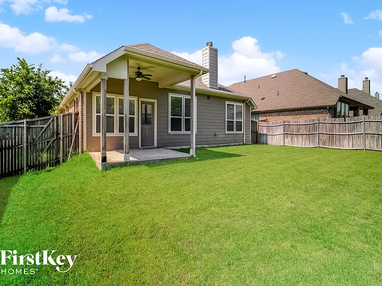 1521 Toucan Dr — Photo 15