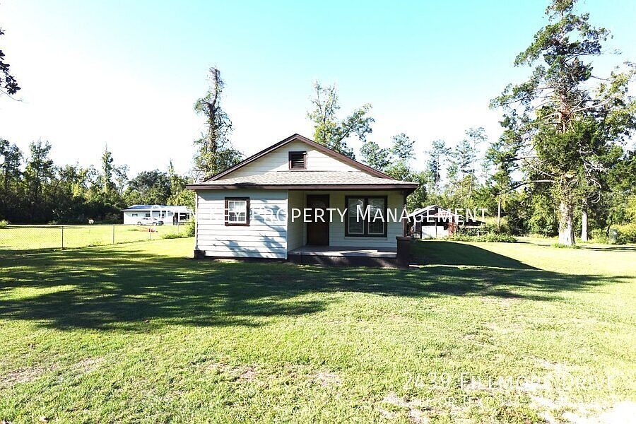 1st image of 2439 Fillmore Dr