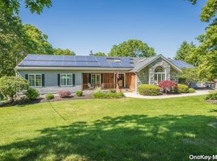 37 Sycamore Ave, Farmingville, NY 11738