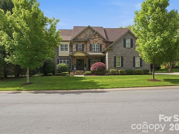 3rd image of 1401 Tara Plantation Blvd