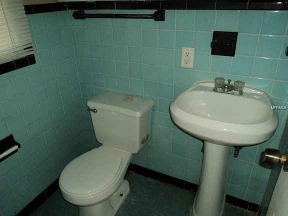 5th image of 986 22nd Ave S