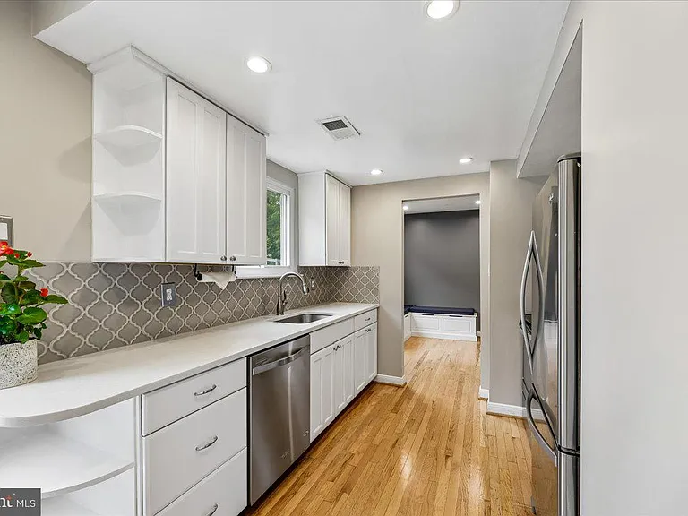 10417 Carlyn Ridge Rd — Photo 4