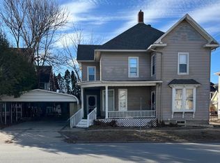 102 N Sycamore St, Creston, IA 50801