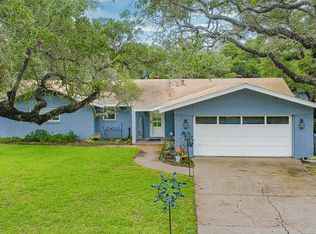 604 Henderson St, Rockport, TX 78382