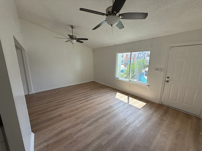 3916 Buchanan Dr — Photo 20