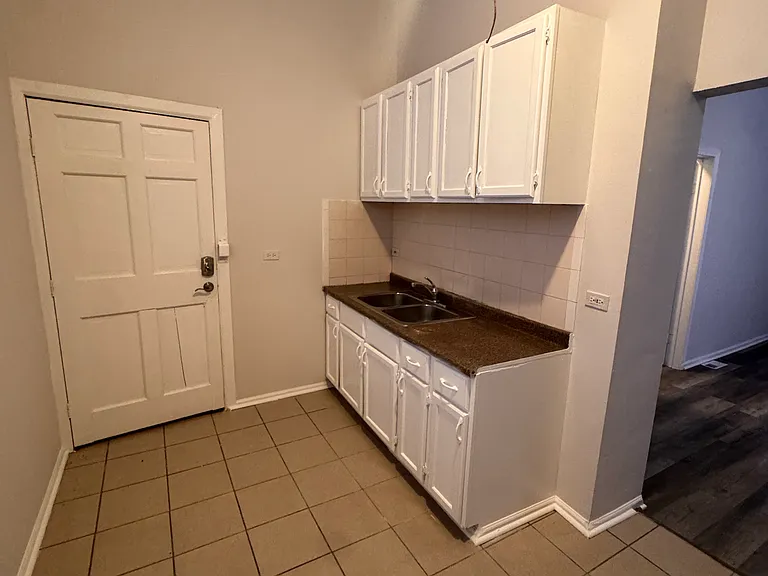2230 S Kedzie Ave #1R — Photo 10