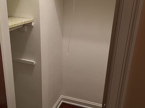 5th image of 804 E Parkland Ave