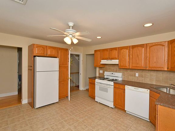 4th image of 35 East Ave APT 2