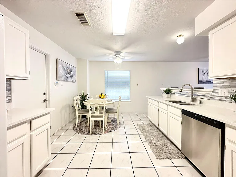 8223 Golf Green Cir — Photo 13